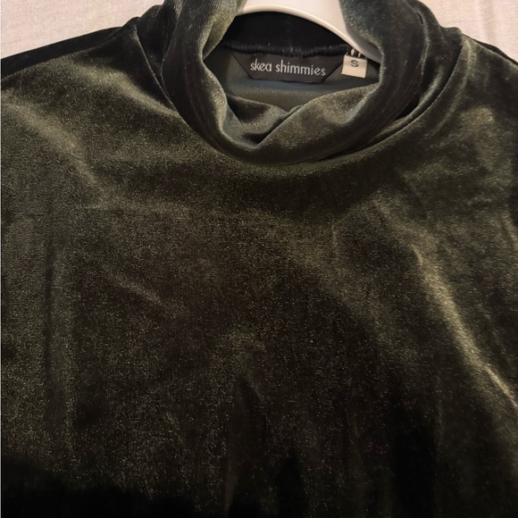 Skea Shimmies Velvet Top dark green olive size S - Picture 1 of 7